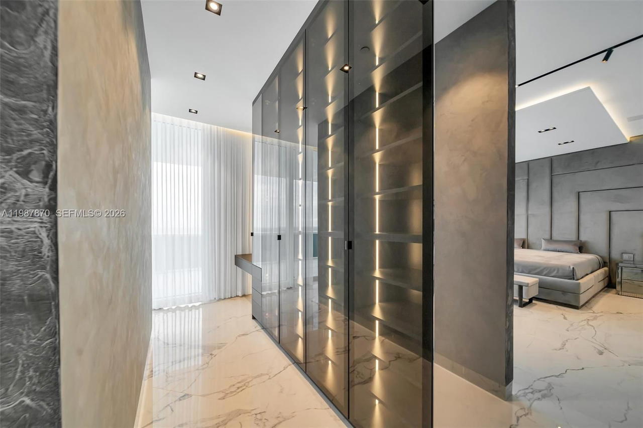 Real estate property located at 2711 Ocean Dr #3905, Broward, Trump Hollywood, Hollywood, FL
