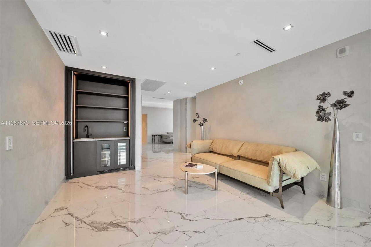 Real estate property located at 2711 Ocean Dr #3905, Broward, Trump Hollywood, Hollywood, FL