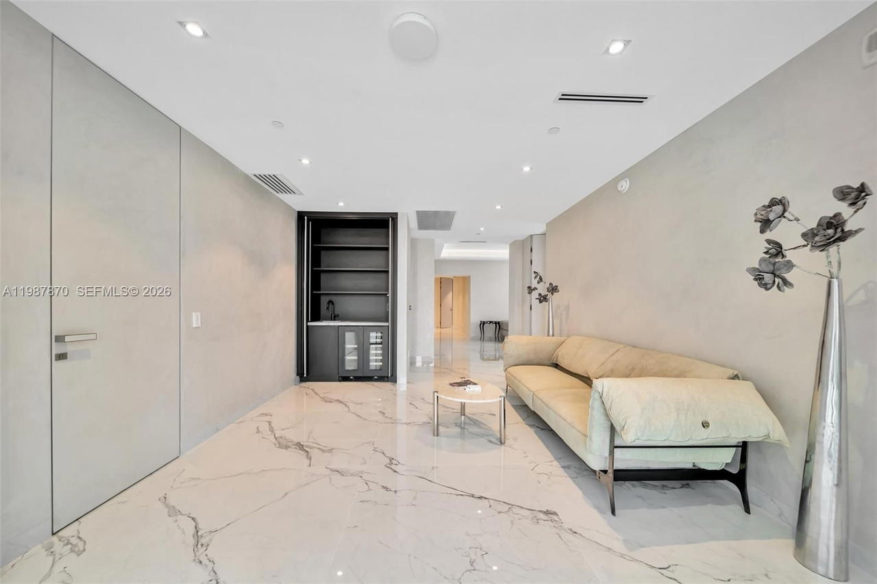 Real estate property located at 2711 Ocean Dr #3905, Broward, Trump Hollywood, Hollywood, FL
