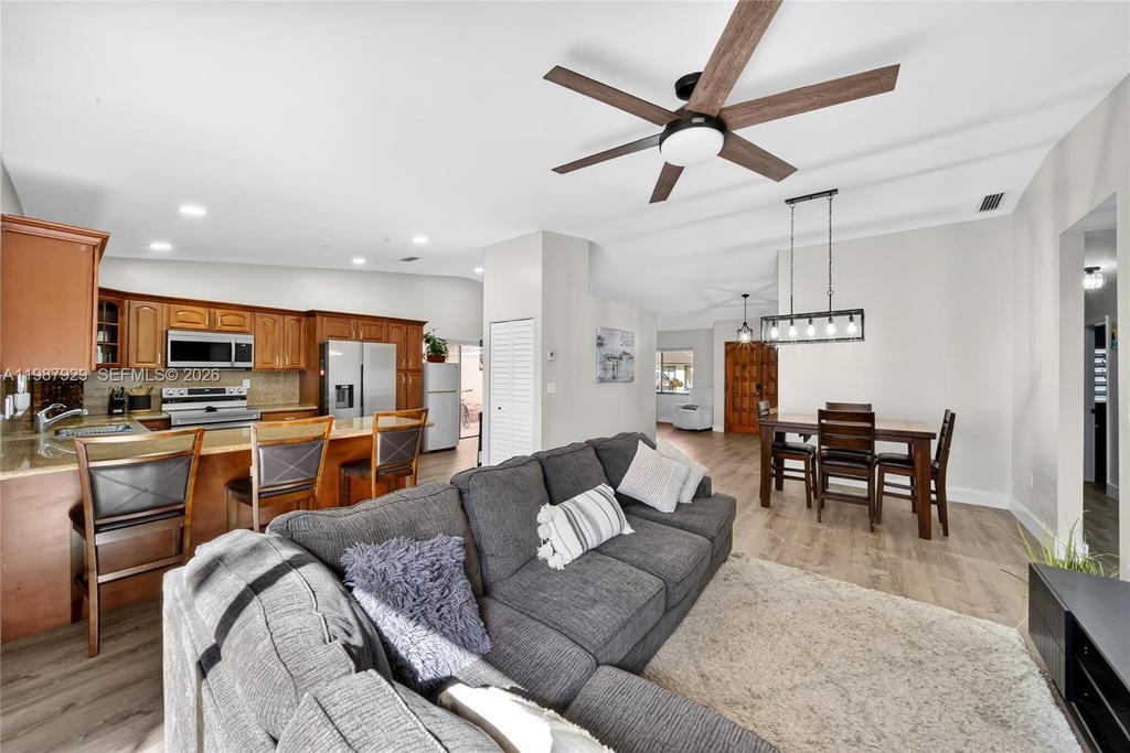 Real estate property located at 14446 96th Ter, Miami-dade, Munne Sub, Miami, FL