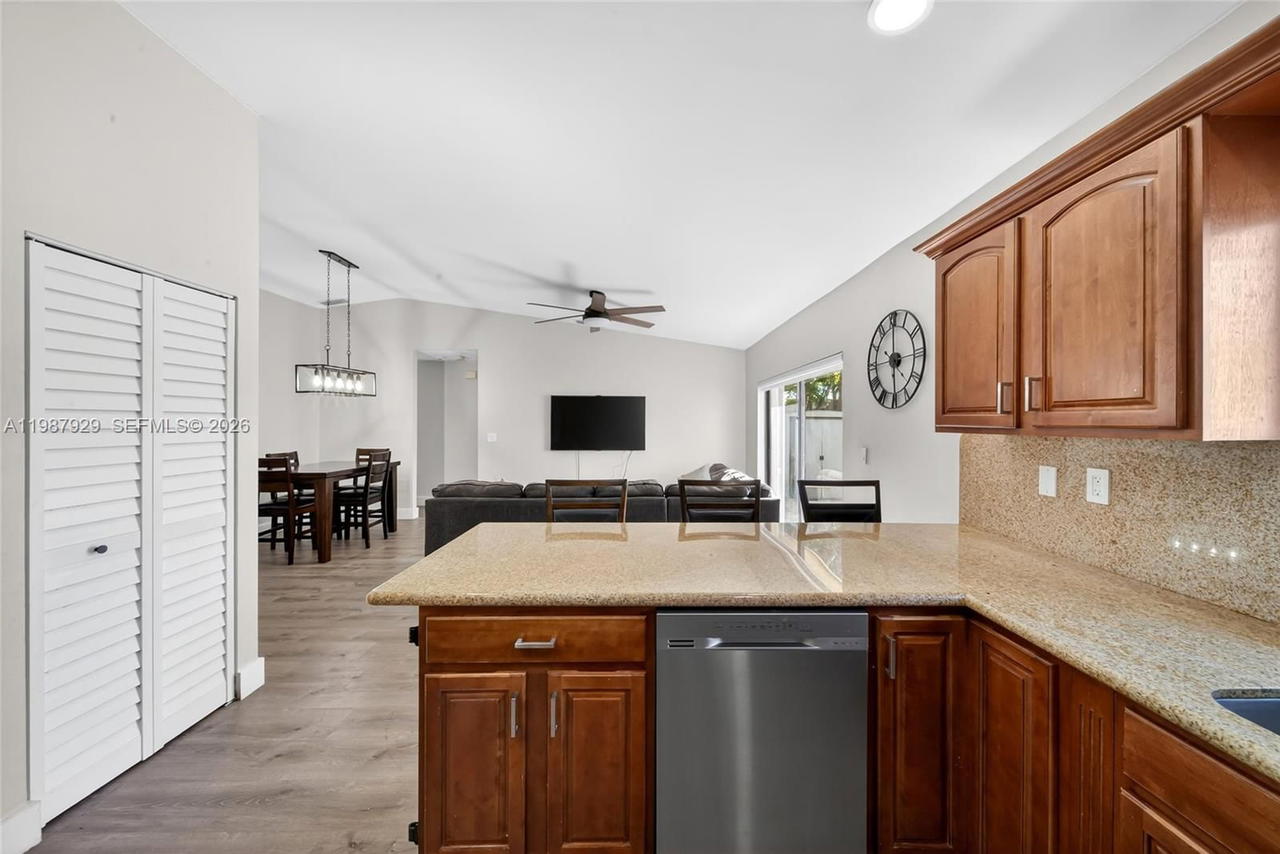 Real estate property located at 14446 96th Ter, Miami-dade, Munne Sub, Miami, FL