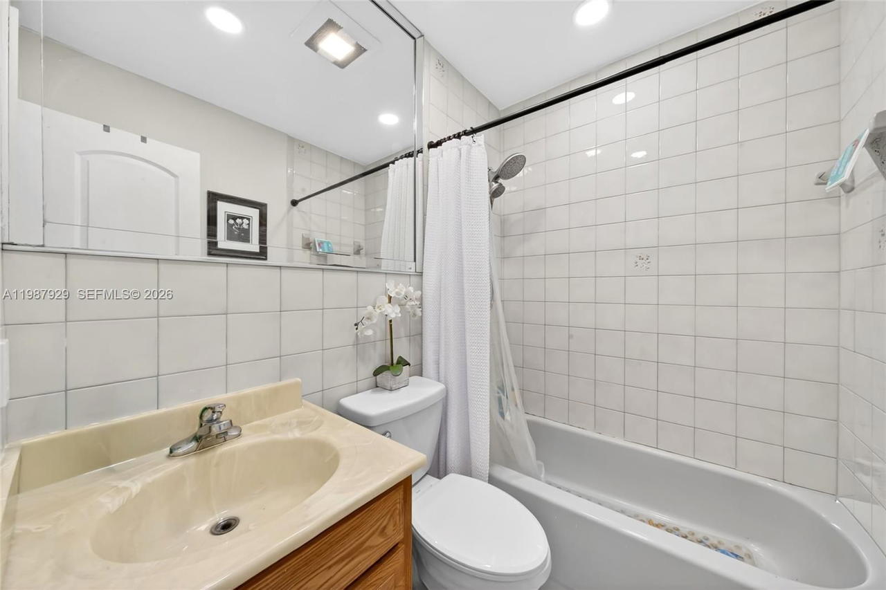 Real estate property located at 14446 96th Ter, Miami-dade, Munne Sub, Miami, FL