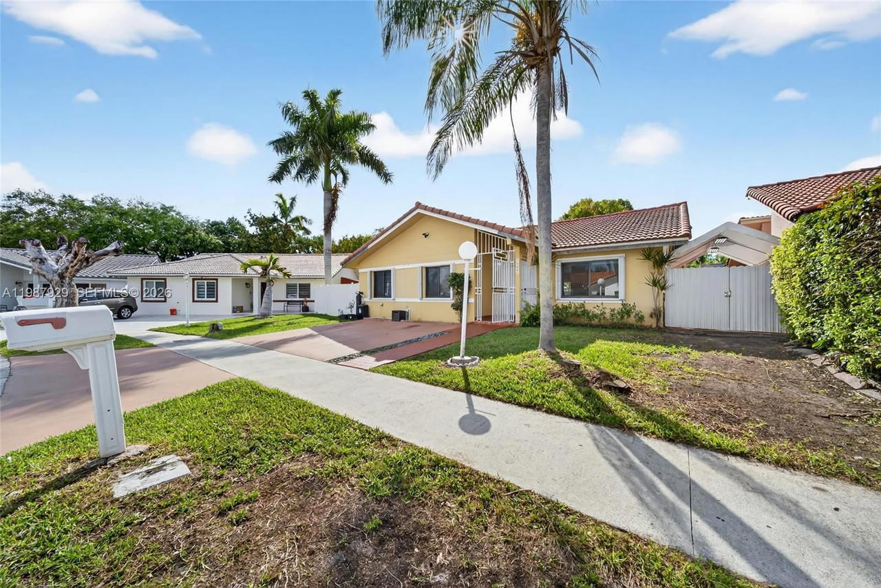 Real estate property located at 14446 96th Ter, Miami-dade, Munne Sub, Miami, FL