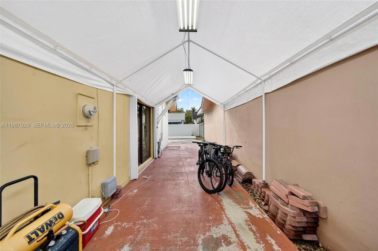 Real estate property located at 14446 96th Ter, Miami-dade, Munne Sub, Miami, FL
