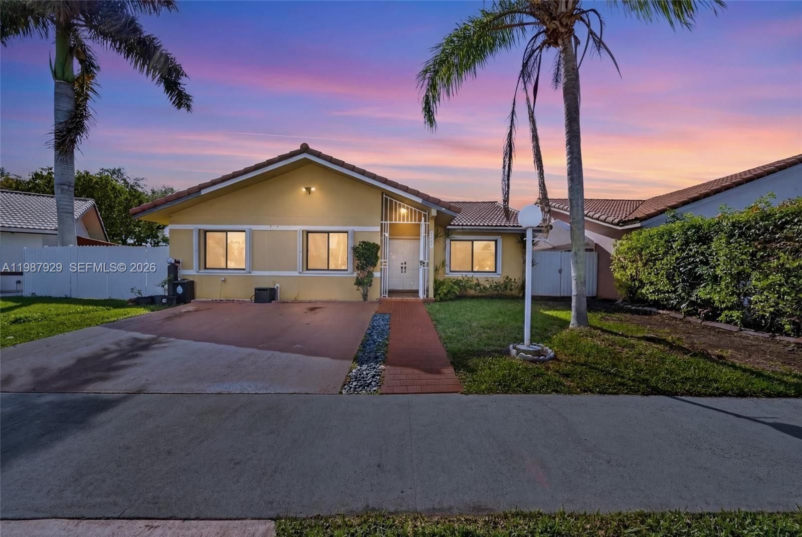 Real estate property located at 14446 96th Ter, Miami-dade, Munne Sub, Miami, FL