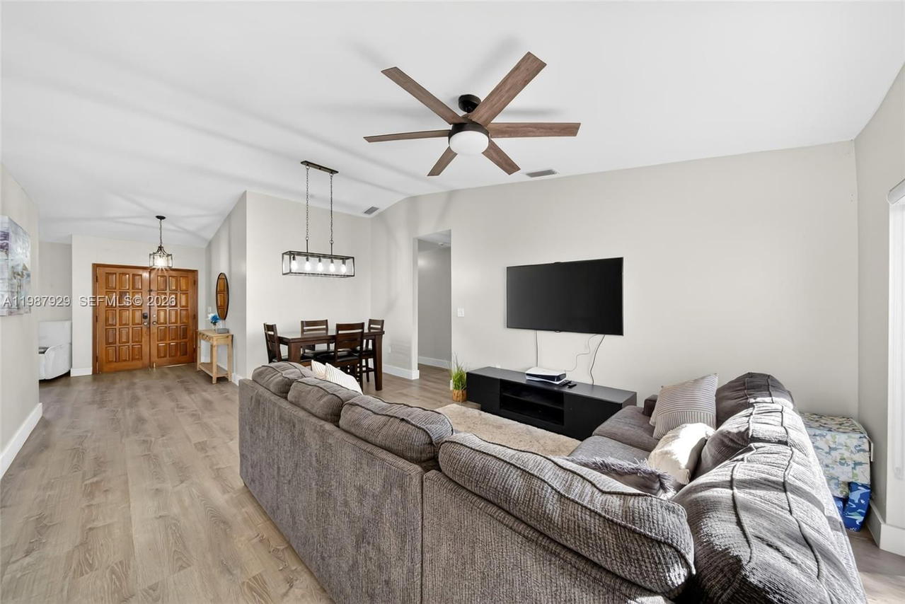 Real estate property located at 14446 96th Ter, Miami-dade, Munne Sub, Miami, FL