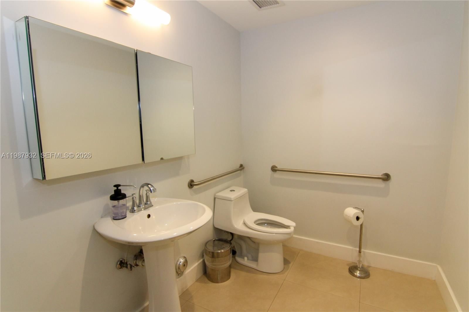 Real estate property located at 8119 33rd St #8119, Miami-dade, Doral, FL