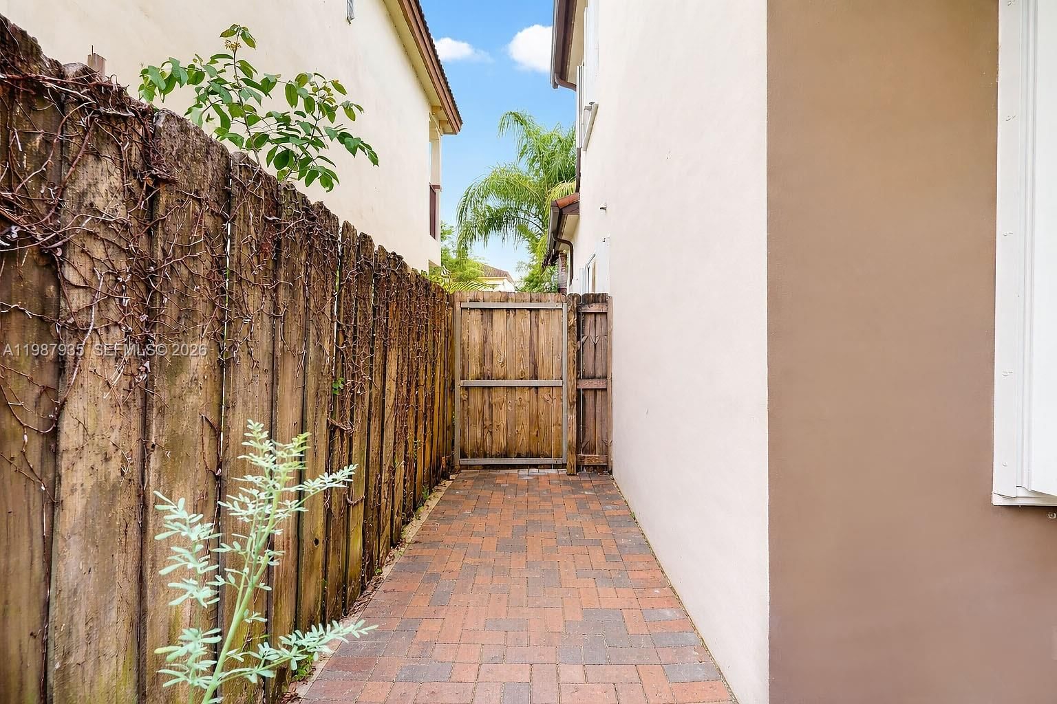 Real estate property located at 16479 50th Ter, Miami-dade, Laroc Estates, Miami, FL