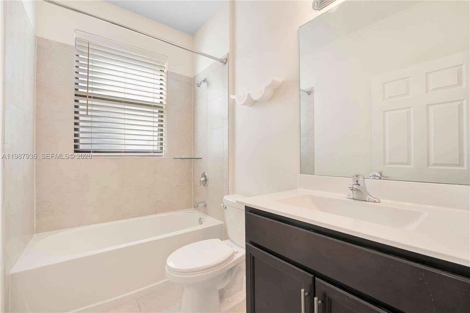 Real estate property located at 10521 35th Way, Miami-dade, Aquabella Section Two, Hialeah, FL