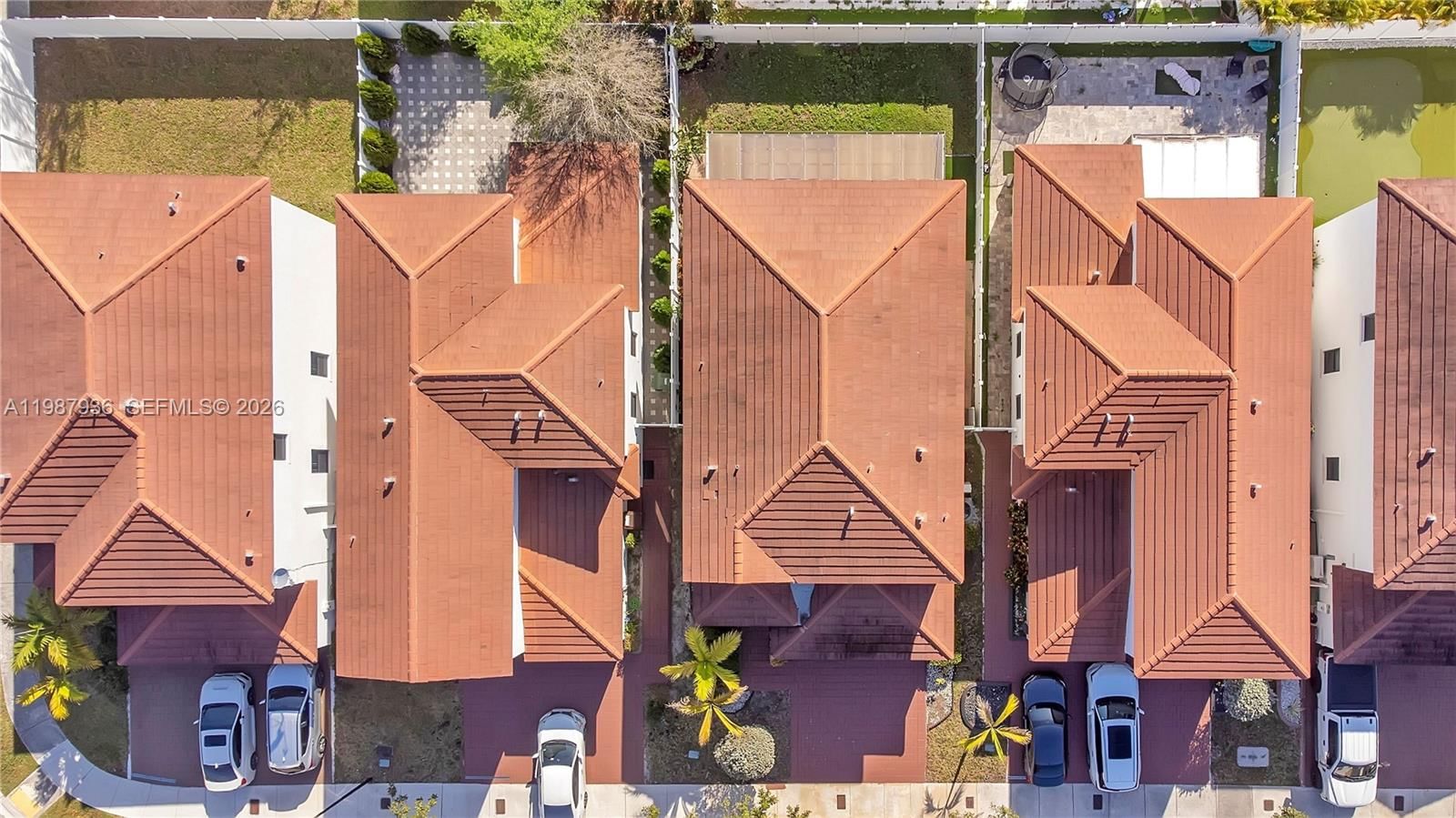 Real estate property located at 10521 35th Way, Miami-dade, Aquabella Section Two, Hialeah, FL