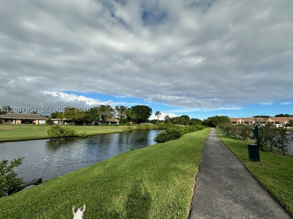 Real estate property located at 3309 Water Oak Dr #1304, Broward, Emerald Oaks 13 Condo, Hollywood, FL