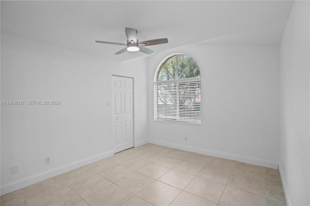 Real estate property located at 10610 158th Ct #208, Miami-dade, Royal Palm Place, Miami, FL