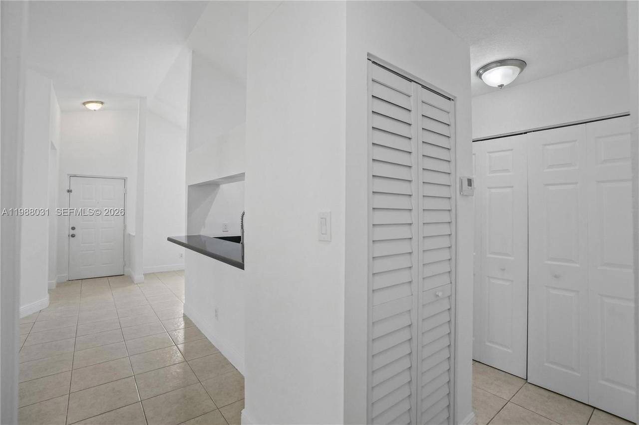 Real estate property located at 10610 158th Ct #208, Miami-dade, Royal Palm Place, Miami, FL