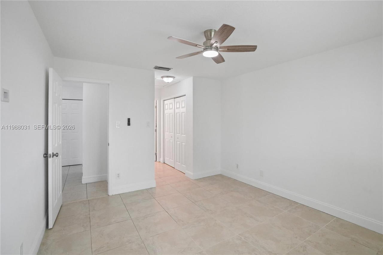 Real estate property located at 10610 158th Ct #208, Miami-dade, Royal Palm Place, Miami, FL