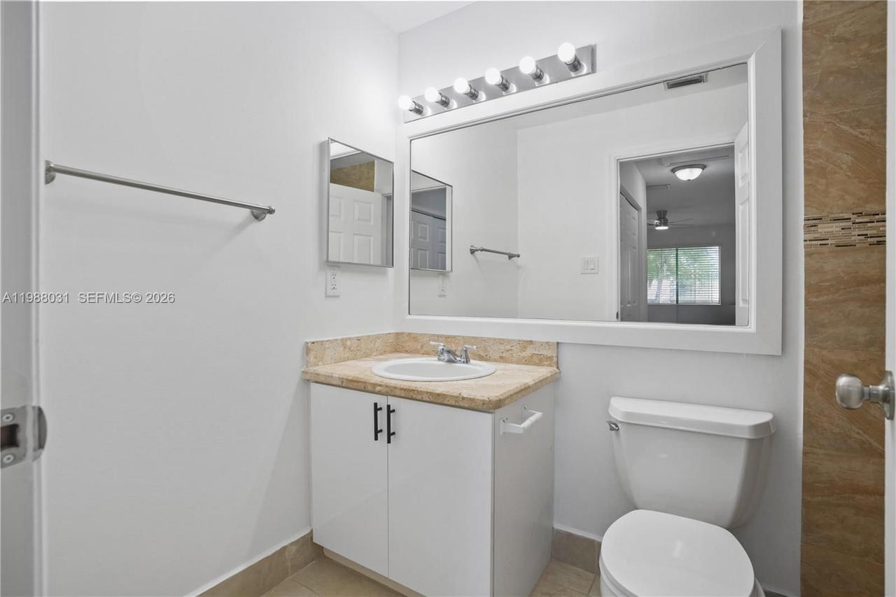 Real estate property located at 10610 158th Ct #208, Miami-dade, Royal Palm Place, Miami, FL