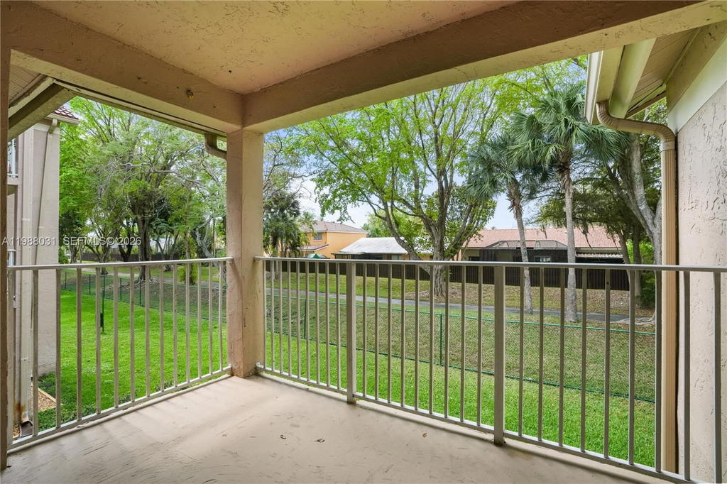 Real estate property located at 10610 158th Ct #208, Miami-dade, Royal Palm Place, Miami, FL