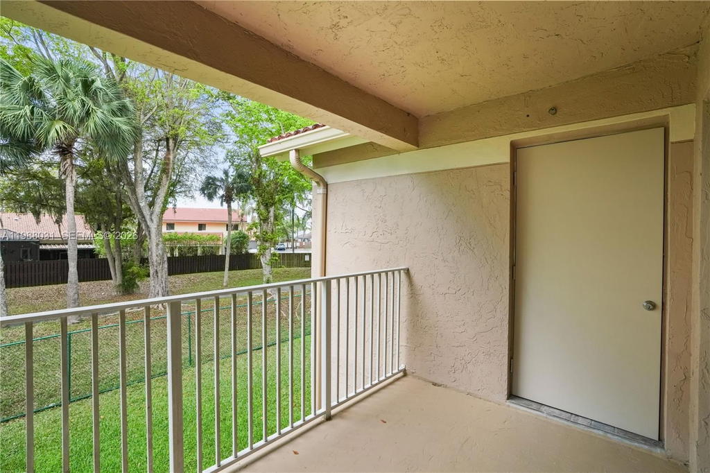 Real estate property located at 10610 158th Ct #208, Miami-dade, Royal Palm Place, Miami, FL