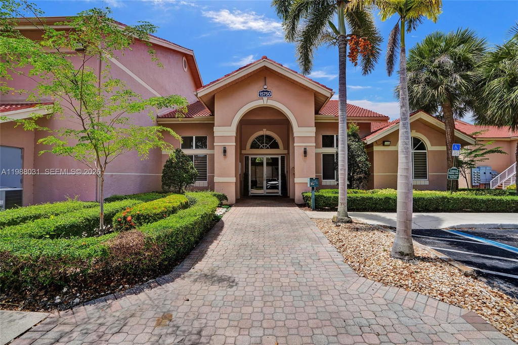 Real estate property located at 10610 158th Ct #208, Miami-dade, Royal Palm Place, Miami, FL