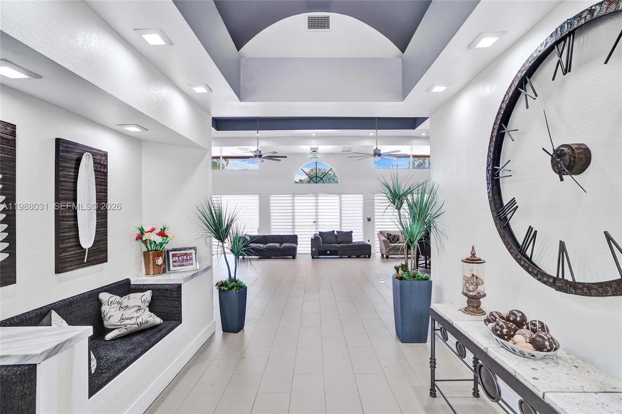 Real estate property located at 10610 158th Ct #208, Miami-dade, Royal Palm Place, Miami, FL