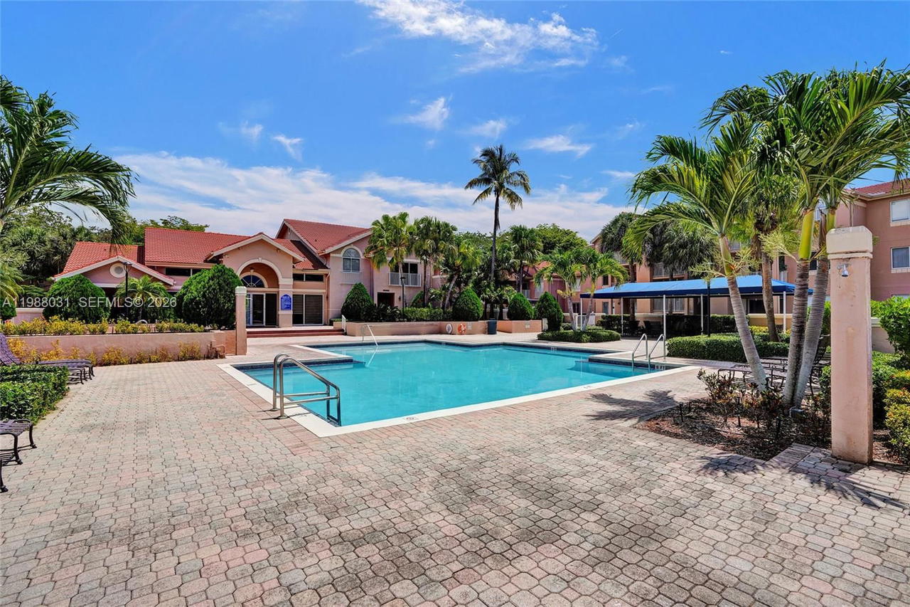 Real estate property located at 10610 158th Ct #208, Miami-dade, Royal Palm Place, Miami, FL