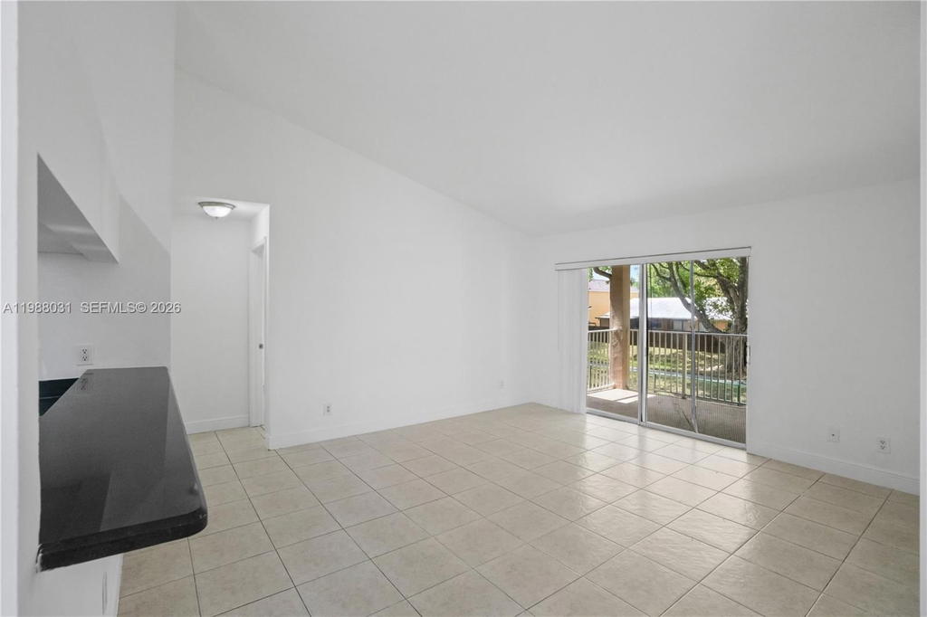Real estate property located at 10610 158th Ct #208, Miami-dade, Royal Palm Place, Miami, FL