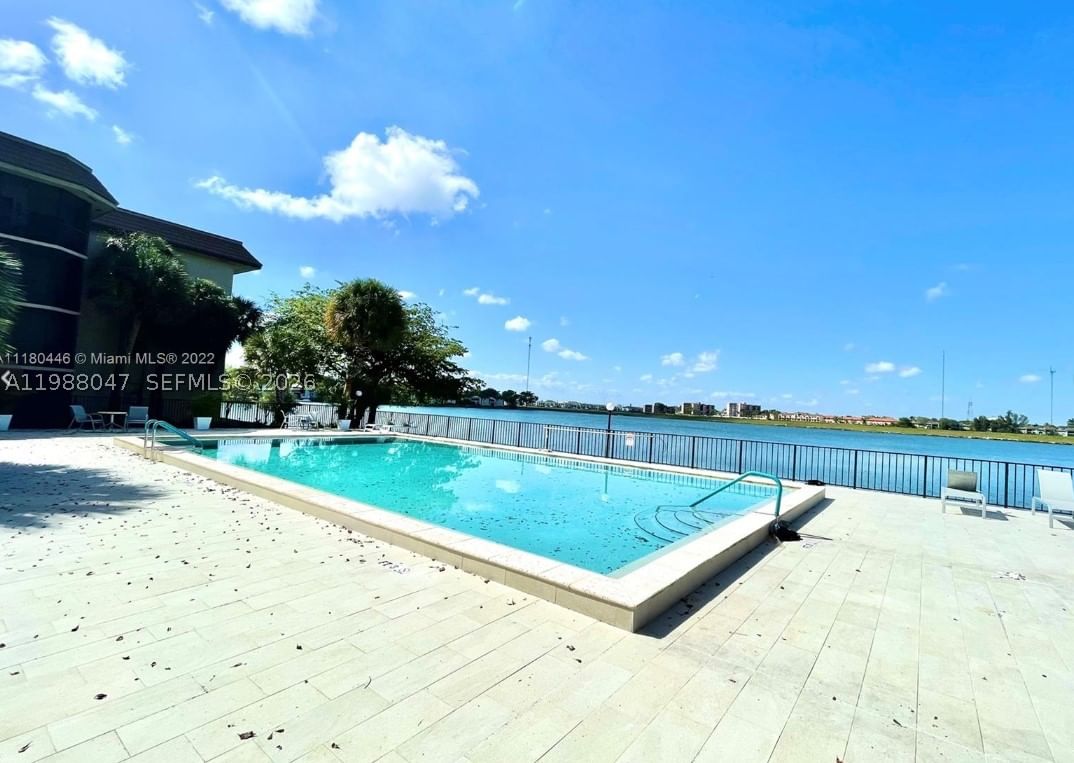 Real estate property located at 605 Ives Dairy Rd #205-7, Miami-dade, Summertree Vilg Calif Cl, Miami, FL