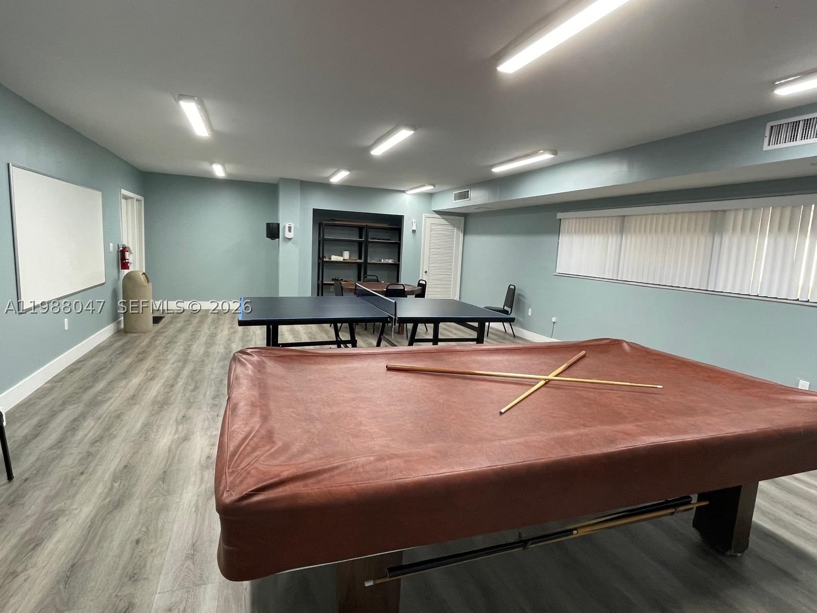 Real estate property located at 605 Ives Dairy Rd #205-7, Miami-dade, Summertree Vilg Calif Cl, Miami, FL