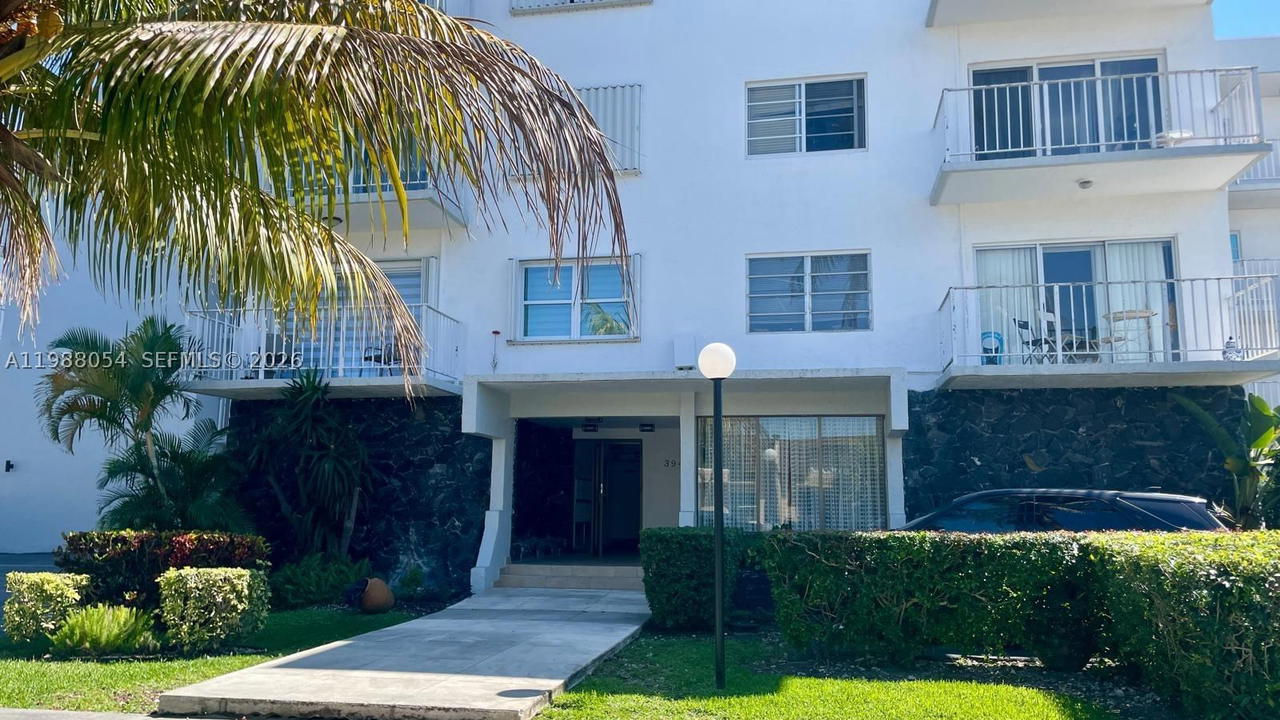 Real estate property located at 3944 167th St #106, Miami-dade, La Mar Breeze Water Views, North Miami Beach, FL