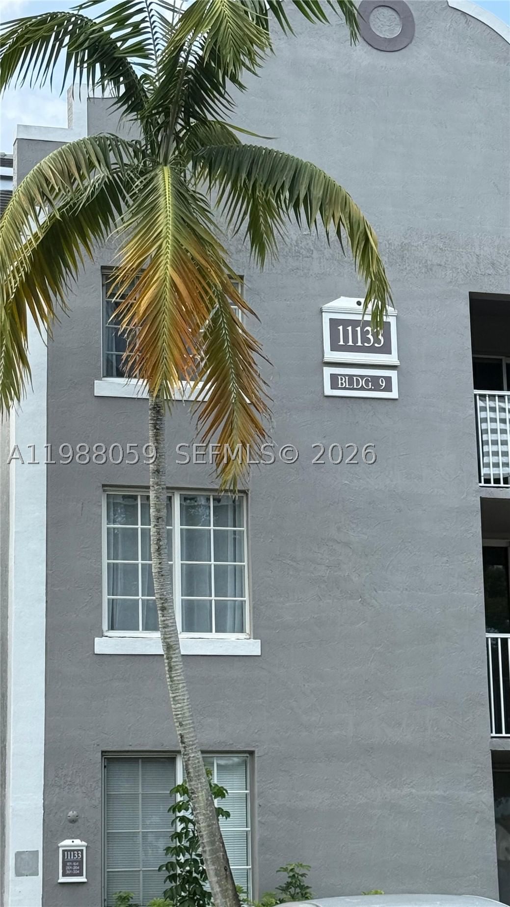 Real estate property located at 11133 8th St #102, Broward, Devonaire Condo At Pembro, Pembroke Pines, FL