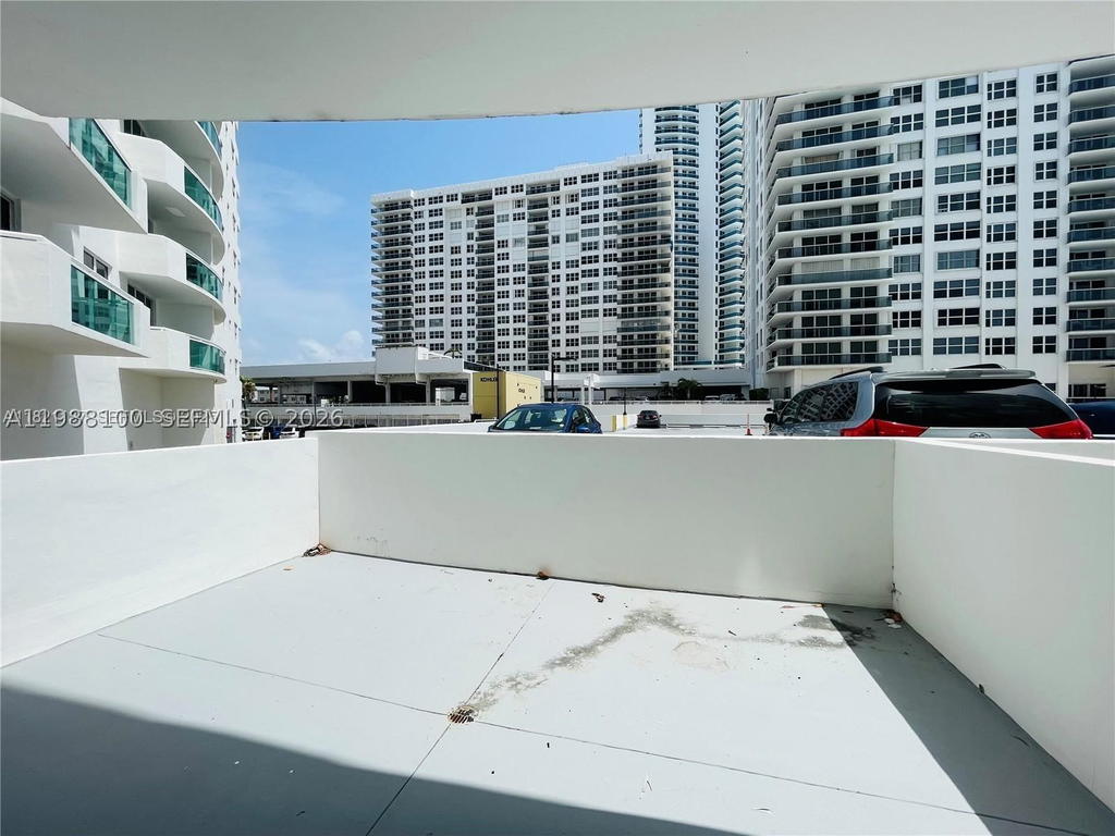 Real estate property located at 3001 Ocean Dr #101, Broward, Residences On Hollywood B, Hollywood, FL