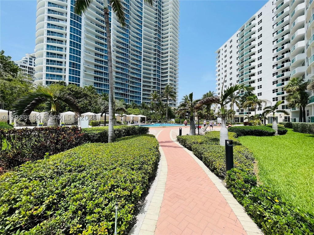 Real estate property located at 3001 Ocean Dr #101, Broward, Residences On Hollywood B, Hollywood, FL