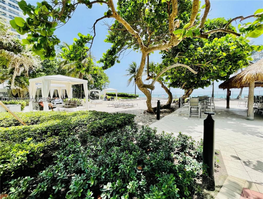 Real estate property located at 3001 Ocean Dr #101, Broward, Residences On Hollywood B, Hollywood, FL