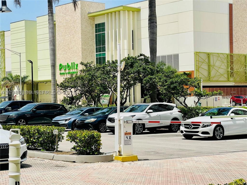 Real estate property located at 3001 Ocean Dr #101, Broward, Residences On Hollywood B, Hollywood, FL