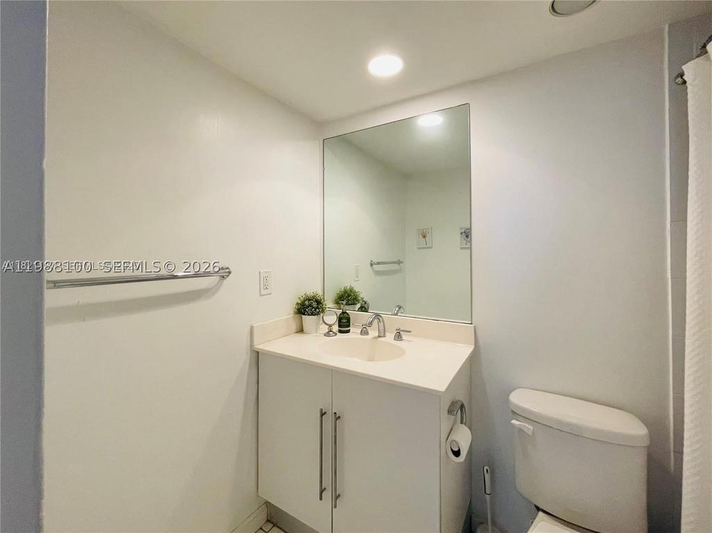 Real estate property located at 3001 Ocean Dr #101, Broward, Residences On Hollywood B, Hollywood, FL