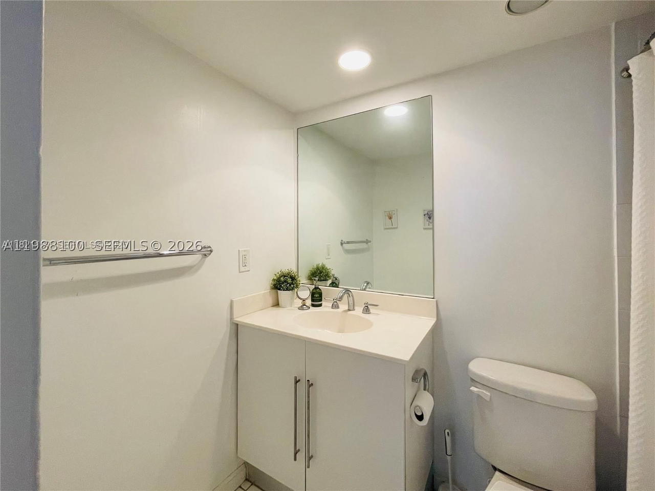 Real estate property located at 3001 Ocean Dr #101, Broward, Residences On Hollywood B, Hollywood, FL