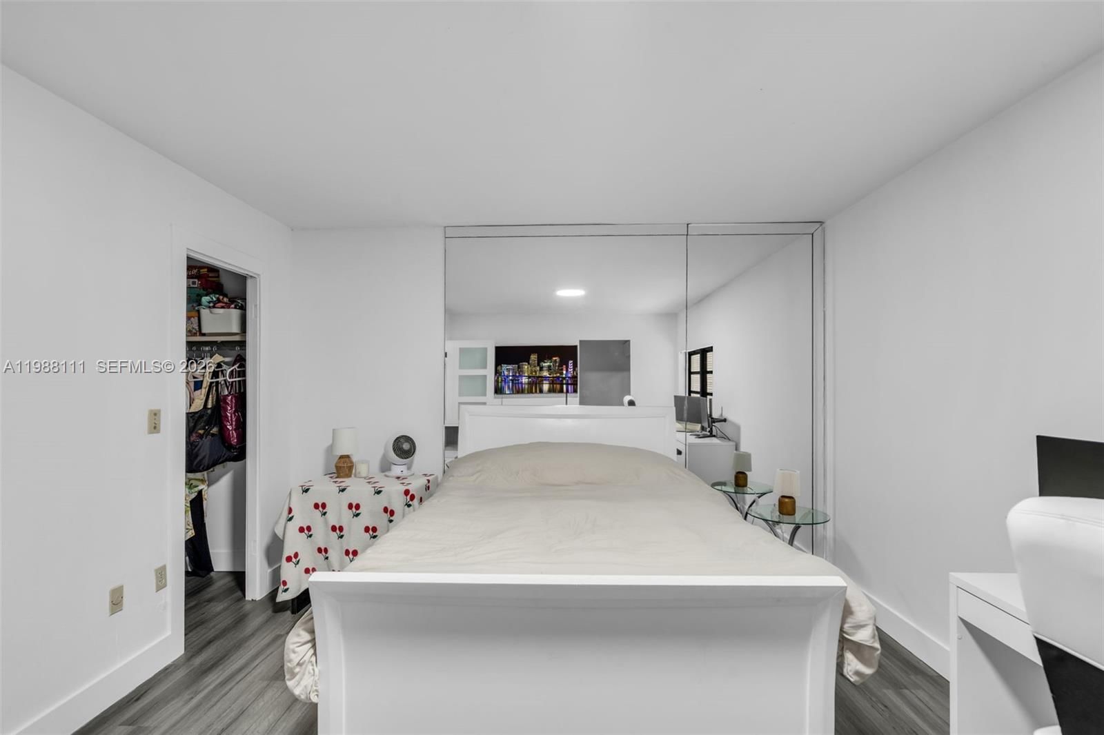 Real estate property located at 7020 Crown Gate Dr, Miami-dade, Miami Lakes Loch Lomond W, Miami Lakes, FL