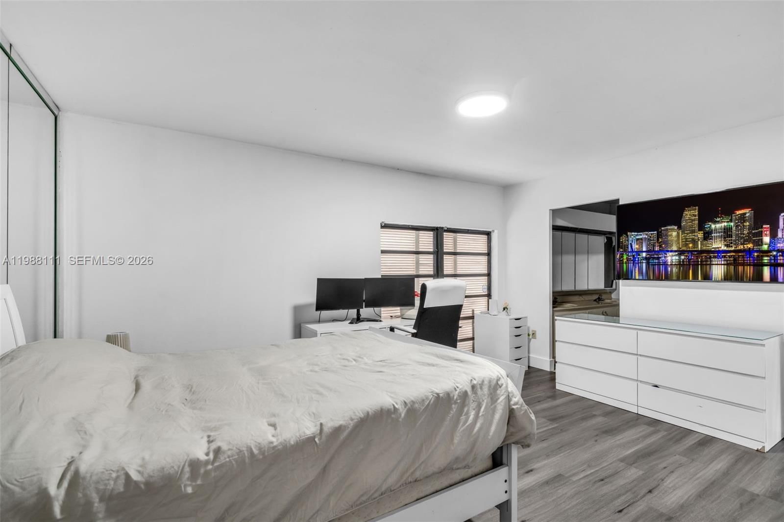 Real estate property located at 7020 Crown Gate Dr, Miami-dade, Miami Lakes Loch Lomond W, Miami Lakes, FL