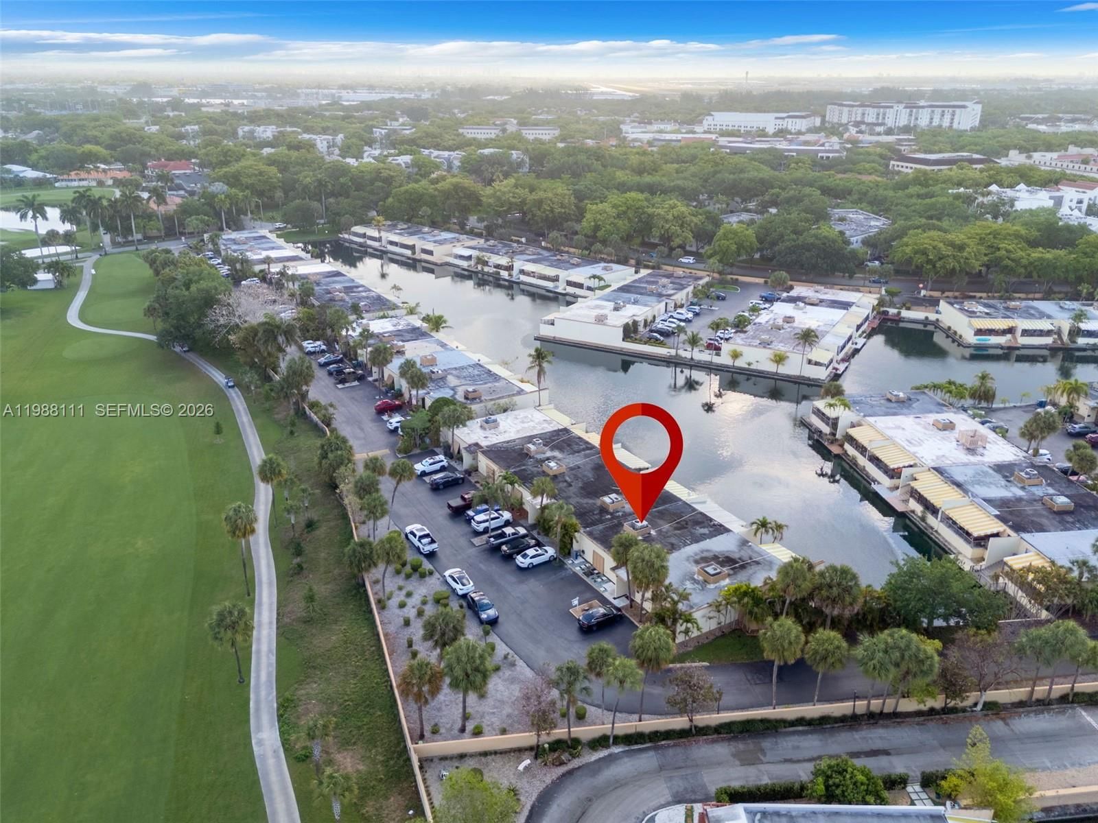 Real estate property located at 7020 Crown Gate Dr, Miami-dade, Miami Lakes Loch Lomond W, Miami Lakes, FL