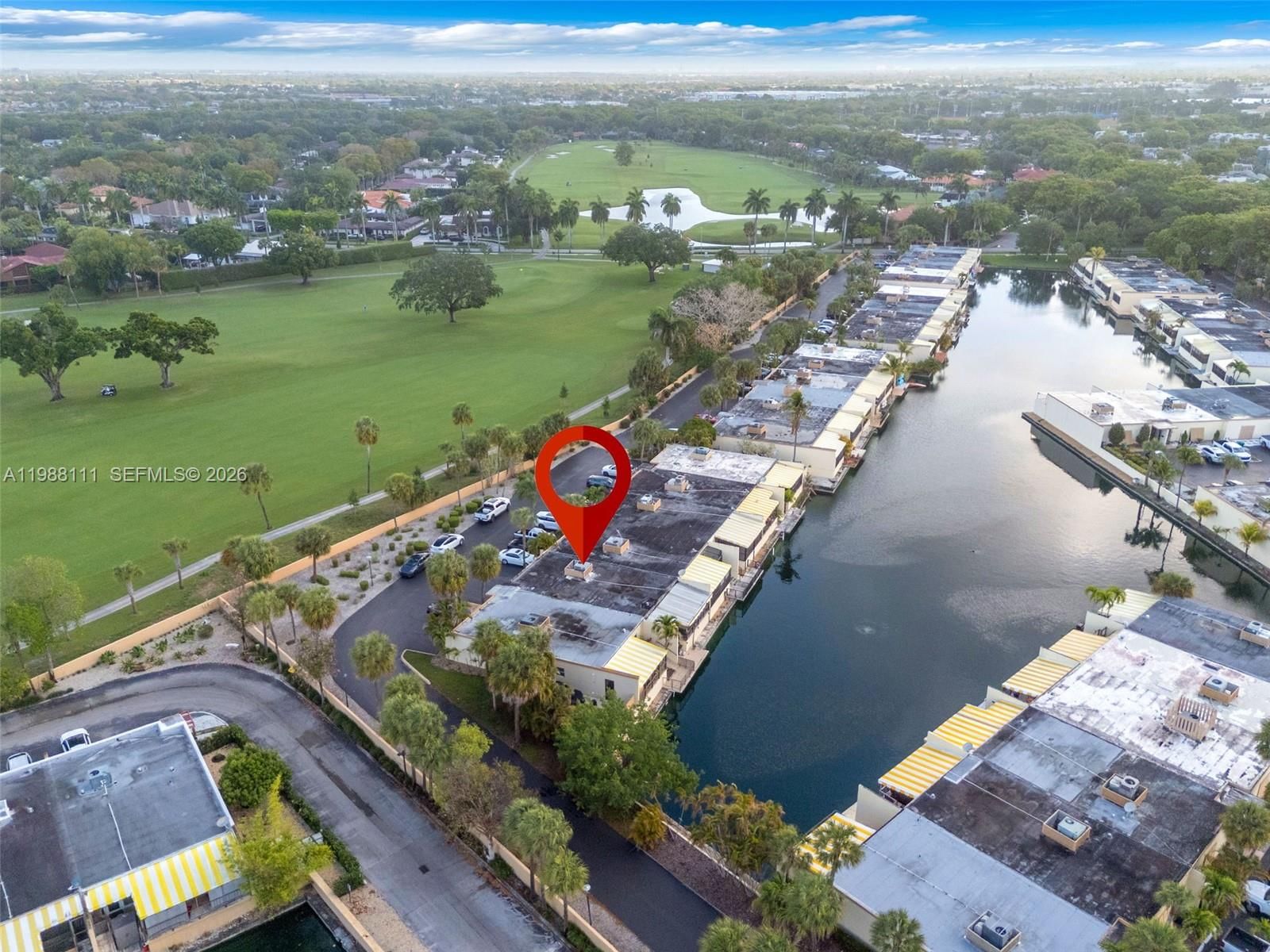 Real estate property located at 7020 Crown Gate Dr, Miami-dade, Miami Lakes Loch Lomond W, Miami Lakes, FL