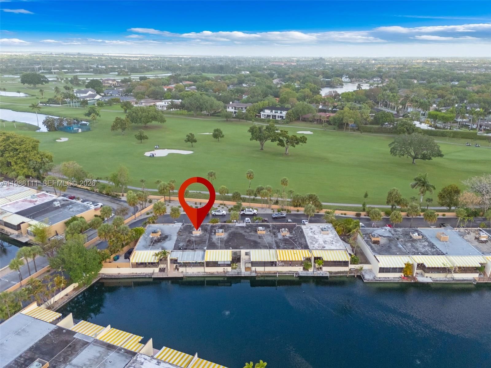 Real estate property located at 7020 Crown Gate Dr, Miami-dade, Miami Lakes Loch Lomond W, Miami Lakes, FL