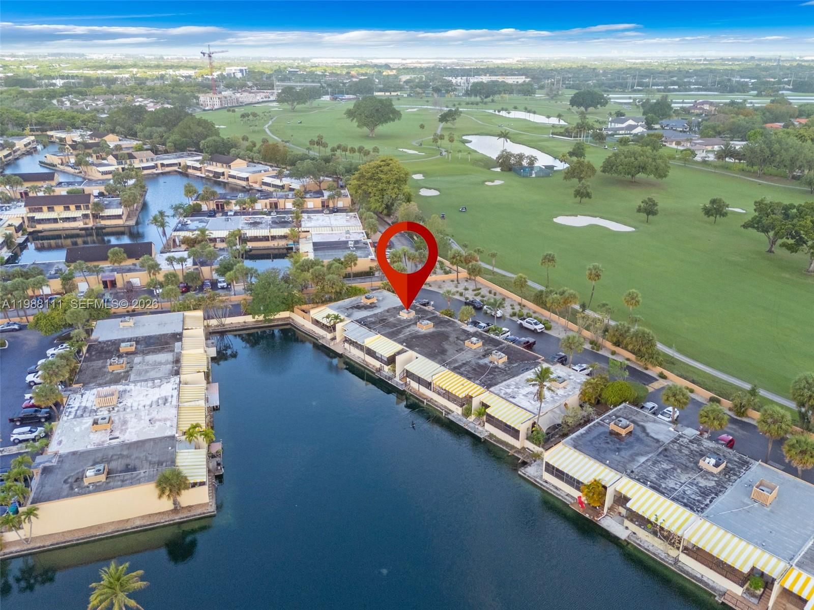 Real estate property located at 7020 Crown Gate Dr, Miami-dade, Miami Lakes Loch Lomond W, Miami Lakes, FL