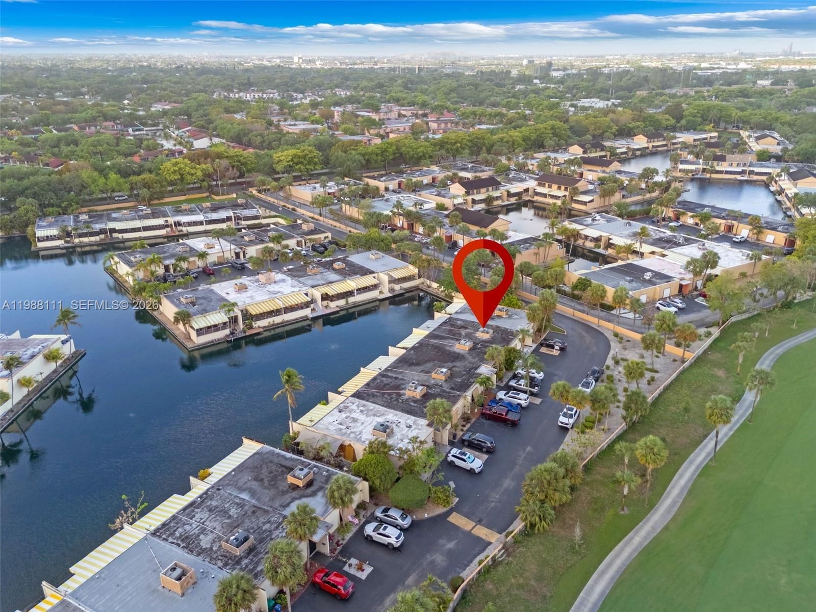 Real estate property located at 7020 Crown Gate Dr, Miami-dade, Miami Lakes Loch Lomond W, Miami Lakes, FL