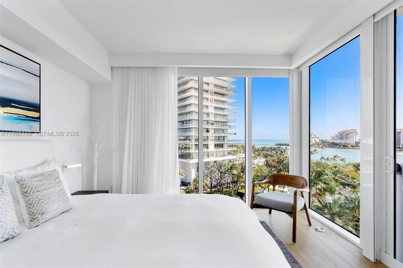 Real estate property located at 1000 Pointe Dr #705, Miami-dade, Murano At Portofino Condo, Miami Beach, FL