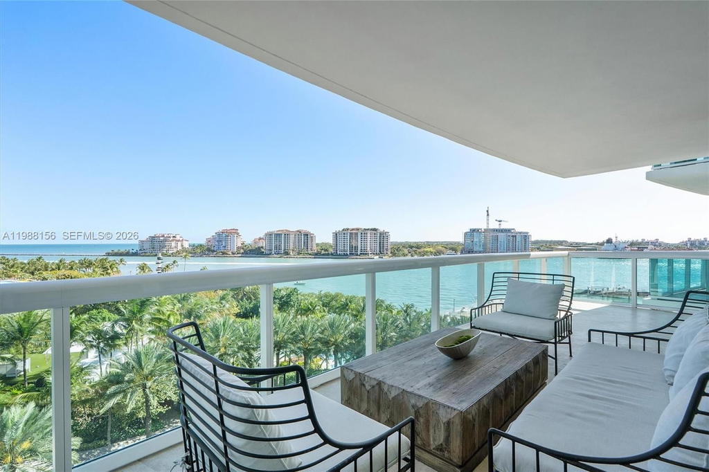Real estate property located at 1000 Pointe Dr #705, Miami-dade, Murano At Portofino Condo, Miami Beach, FL