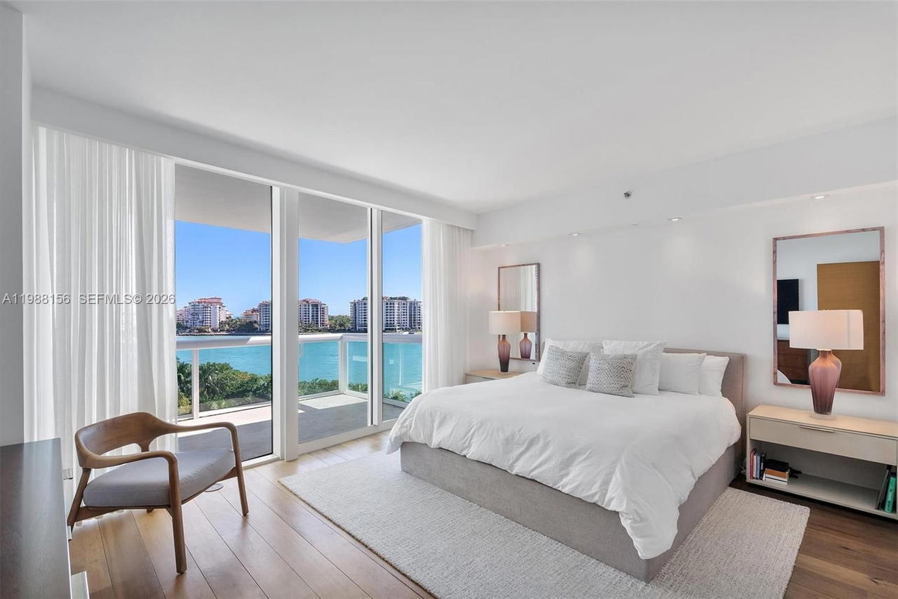 Real estate property located at 1000 Pointe Dr #705, Miami-dade, Murano At Portofino Condo, Miami Beach, FL