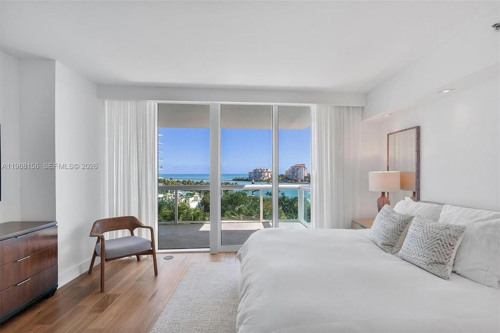 Real estate property located at 1000 Pointe Dr #705, Miami-dade, Murano At Portofino Condo, Miami Beach, FL