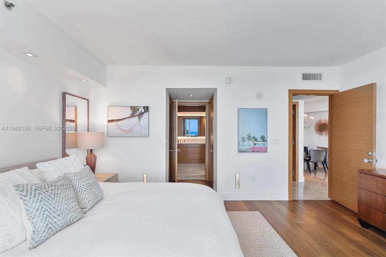 Real estate property located at 1000 Pointe Dr #705, Miami-dade, Murano At Portofino Condo, Miami Beach, FL