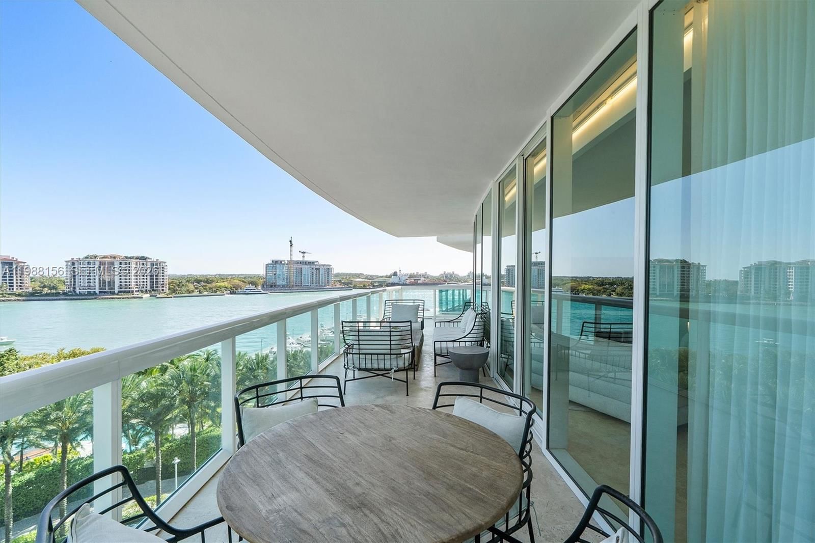 Real estate property located at 1000 Pointe Dr #705, Miami-dade, Murano At Portofino Condo, Miami Beach, FL