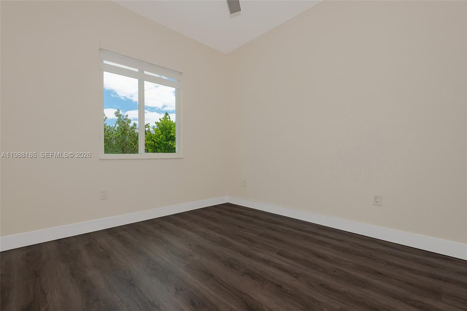 Real estate property located at 10460 67th St, Miami-dade, Landmark At Doral Central, Doral, FL