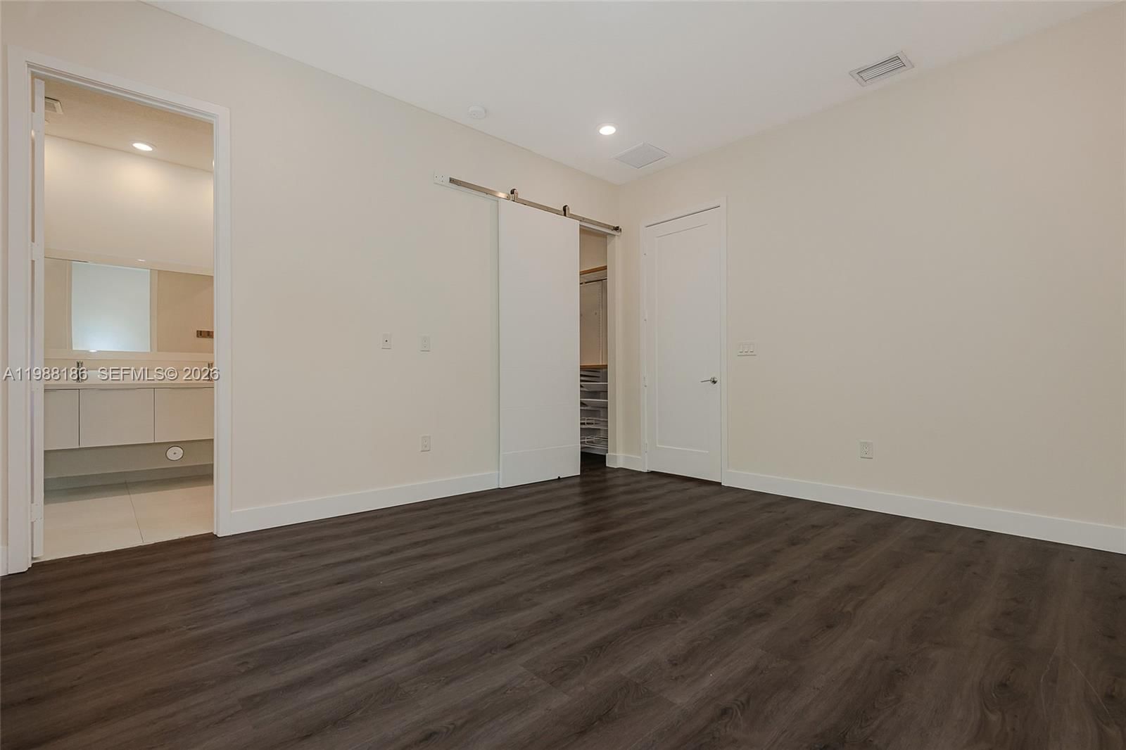 Real estate property located at 10460 67th St, Miami-dade, Landmark At Doral Central, Doral, FL